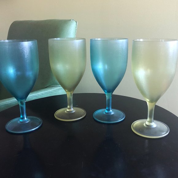 4 Plastic Wine Goblets Blue & Yellow-Green NWOT - Picture 4 of 6